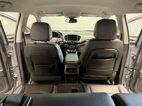 Used 2023 GMC Terrain SLT AWD/4WD image 32