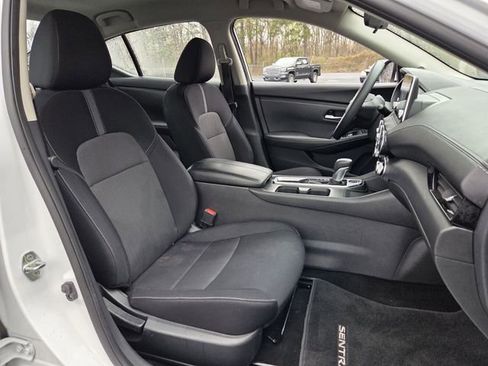 Used 2024 Nissan Sentra SV FWD image 13