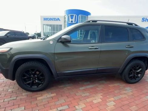 Used 2018 Jeep Cherokee Trailhawk w/ Quick Order Package 27L AWD/4WD image 7