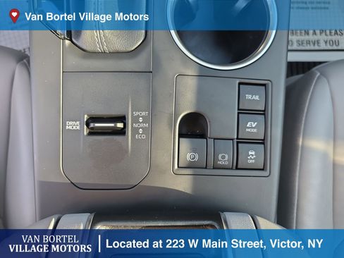 Used 2023 Toyota Highlander XLE image 18