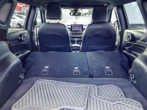 Used 2024 Jeep Compass Trailhawk image 16