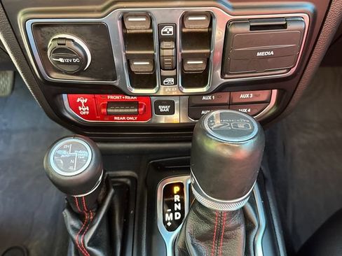 Used 2023 Jeep Wrangler Unlimited Rubicon 4xe AWD/4WD image 32