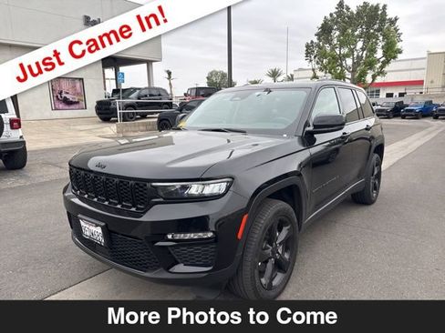 Used 2023 Jeep Grand Cherokee Limited w/ Black Appearance Package RWD image 1