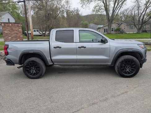 Used 2023 Chevrolet Colorado Trail Boss w/ Technology Package AWD/4WD image 4