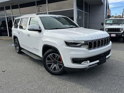 Used 2022 Jeep Wagoneer Series III w/ Convenience Group I image 2