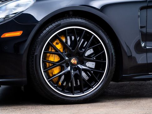Used 2022 Porsche Panamera Turbo S Executive AWD/4WD image 4