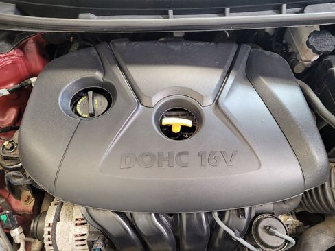 Used 2014 Hyundai Elantra SE FWD image 30