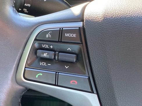 Used 2018 Hyundai Elantra Value Edition FWD image 18