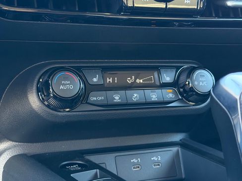 New 2026 Nissan Kicks SV w/ SV Premium Package image 25