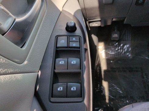 Used 2016 Toyota Sienna LE FWD image 22