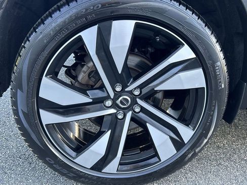 Certified 2023 Volvo XC40 B5 Plus w/ Protection Package Premier AWD/4WD image 12