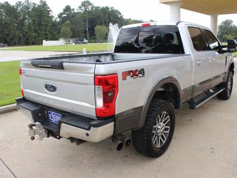 Used 2017 Ford F250 Lariat w/ Lariat Ultimate Package AWD/4WD image 16