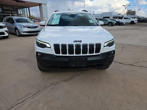 Used 2020 Jeep Cherokee Latitude AWD/4WD image 6
