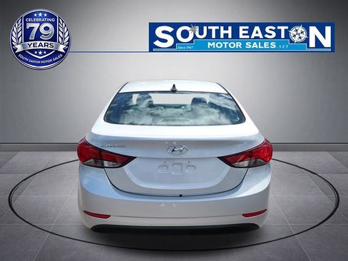 Used 2015 Hyundai Elantra SE FWD image 4