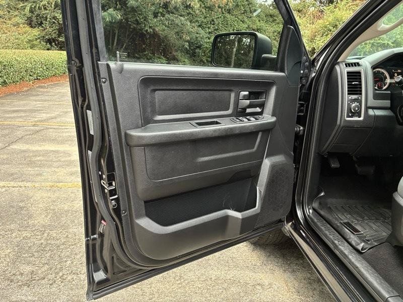 Used 2017 RAM 1500 Express RWD image 23