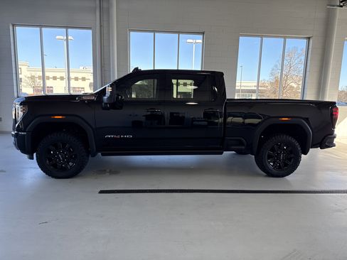 Used 2026 GMC Sierra 2500 AT4 w/ AT4 Premium Plus Package image 3