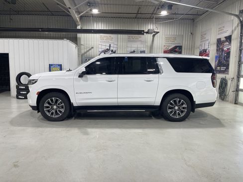 Used 2023 Chevrolet Suburban LS AWD/4WD image 4
