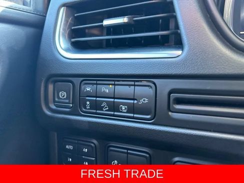 Used 2022 Chevrolet Tahoe Z71 w/ Z71 Off-Road Package AWD/4WD image 21