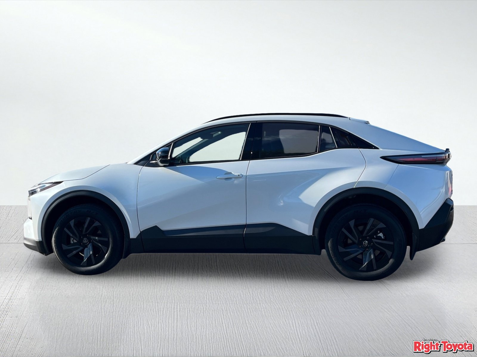 Certified 2026 Toyota C-HR AWD/4WD image 4