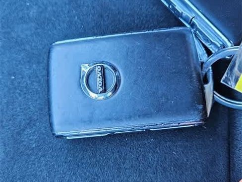 Used 2020 Volvo XC40 T5 R-Design image 37