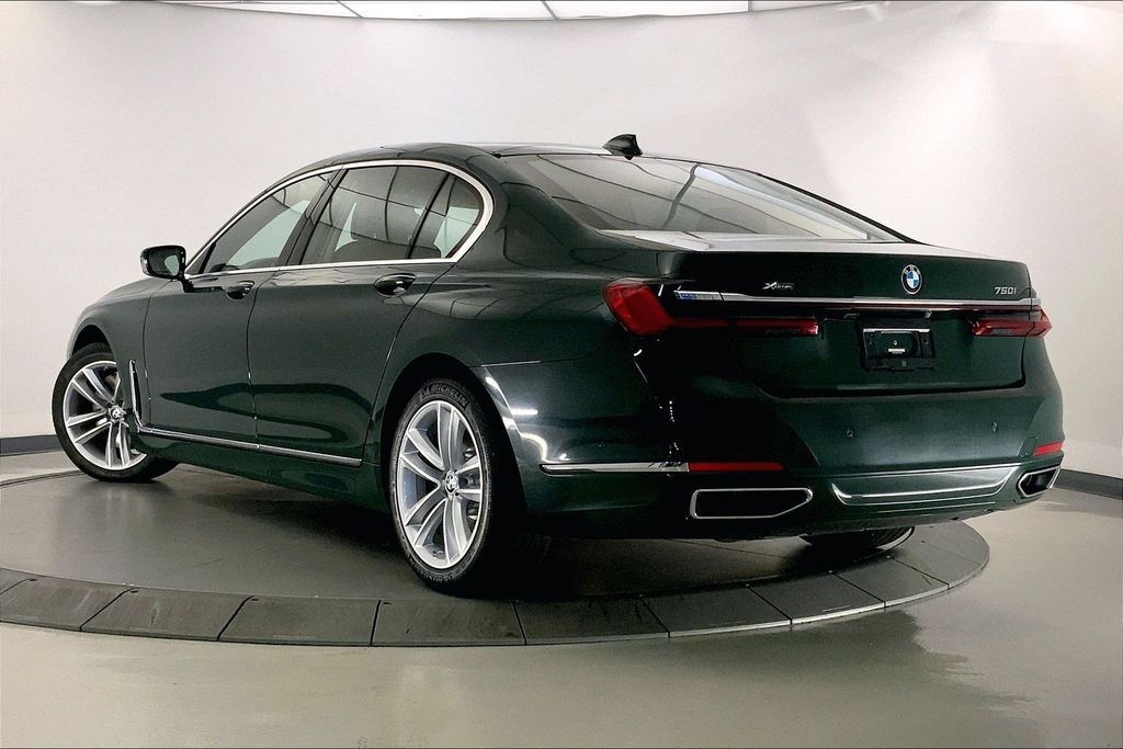 Used 2022 BMW 750i xDrive w/ Luxury Rear Seating Package AWD/4WD image 10