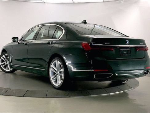 Used 2022 BMW 750i xDrive w/ Luxury Rear Seating Package AWD/4WD image 10