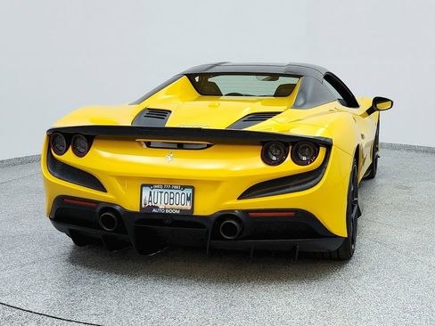 Used 2021 Ferrari F8 Tributo image 4