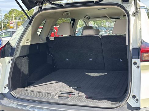 Used 2023 Nissan Rogue SV FWD image 29
