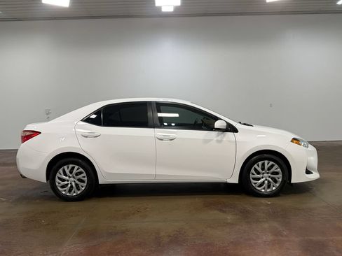 Used 2017 Toyota Corolla L FWD image 23