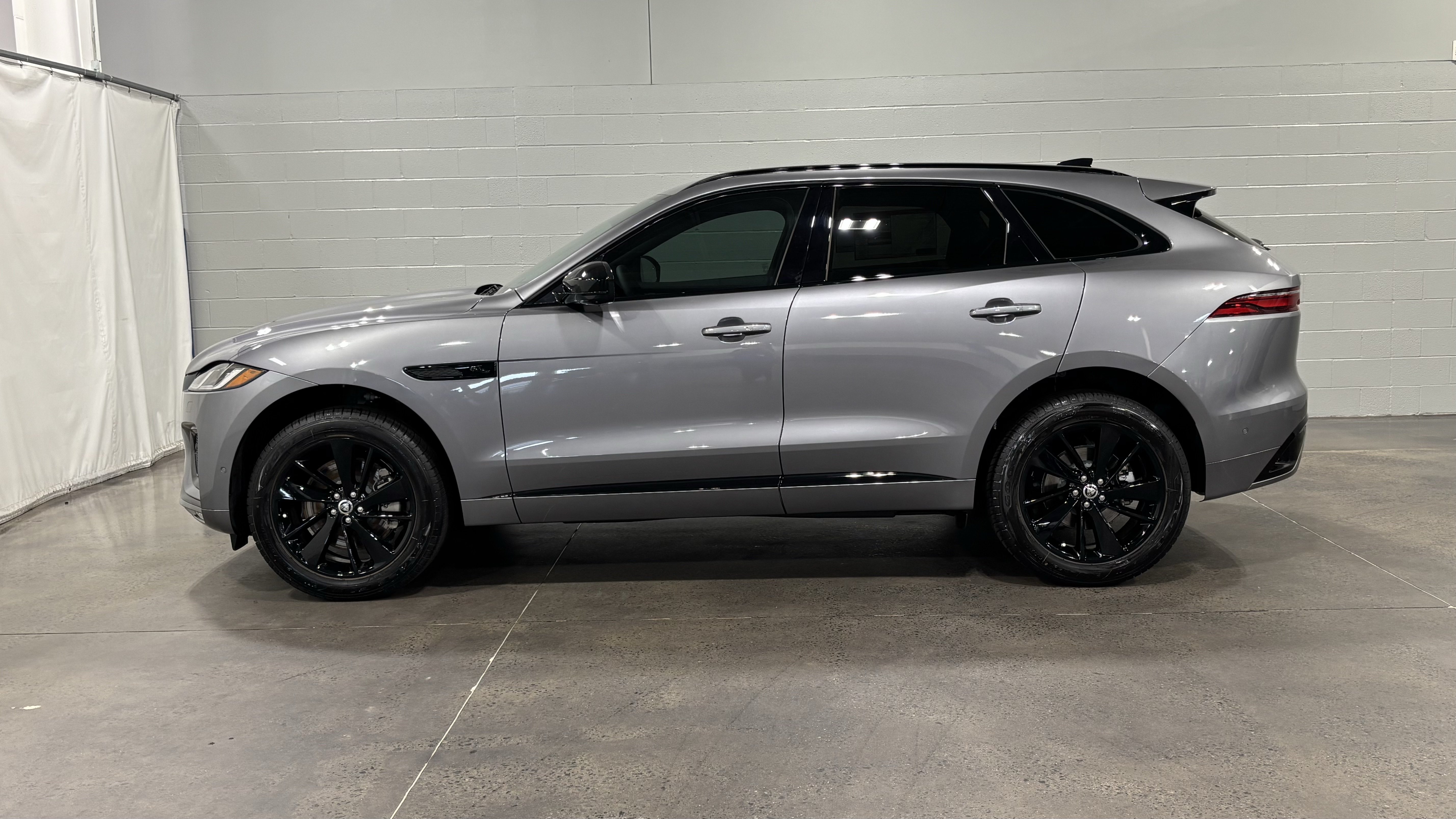New 2026 Jaguar F-PACE R-Dynamic S AWD/4WD image 7
