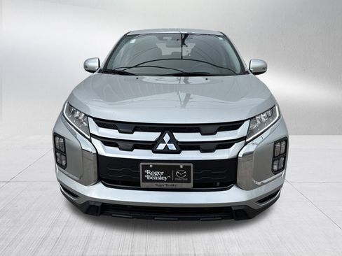 Used 2023 Mitsubishi Outlander Sport SE image 2