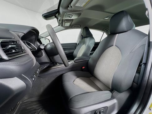 Certified 2022 Toyota Camry LE image 11