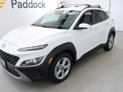 Used 2023 Hyundai Kona SEL image 3