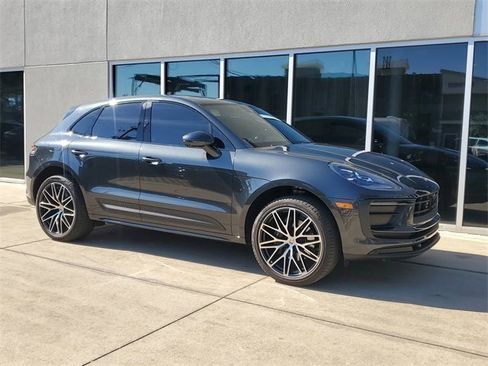 Used 2024 Porsche Macan image 9