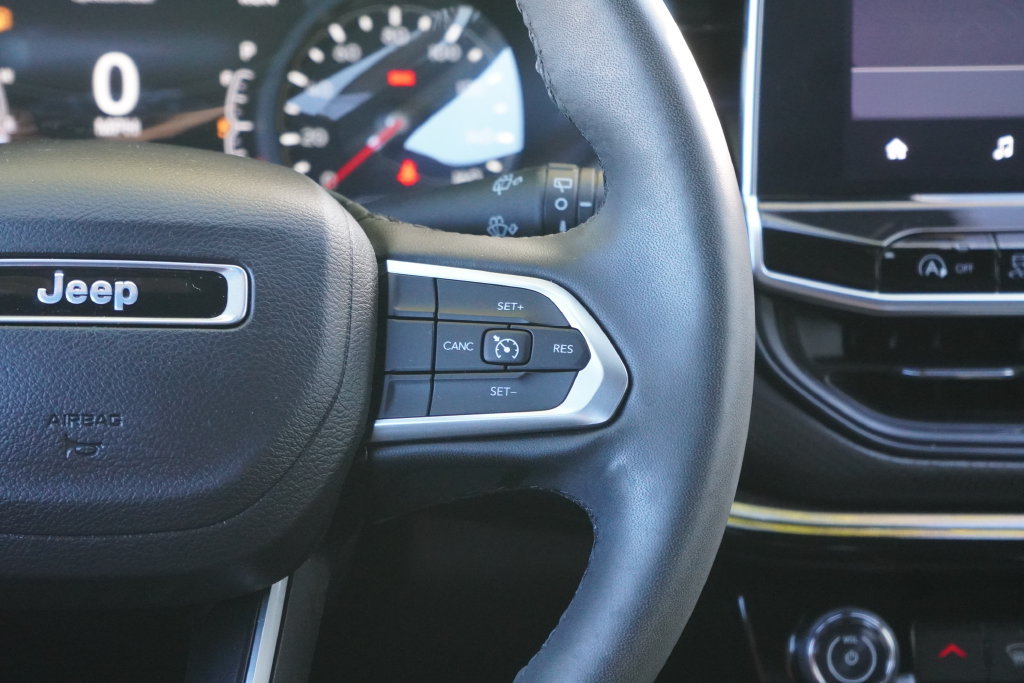 Used 2023 Jeep Compass Latitude w/ Sun and Sound Group AWD/4WD image 15