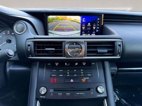 Used 2018 Lexus IS 300 w/ Comfort Package RWD image 16