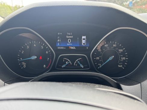 Used 2017 Ford Focus SE w/ Cold Weather Package FWD image 12