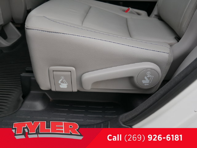 Used 2017 Toyota Highlander XLE AWD/4WD image 41