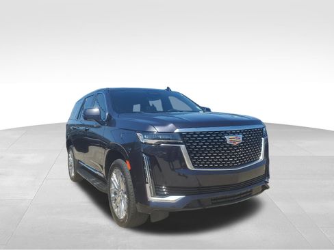Used 2022 Cadillac Escalade Premium Luxury image 3