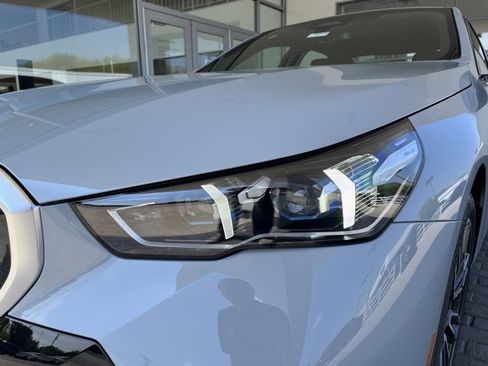 Certified 2024 BMW 530i xDrive w/ M Sport Package image 10