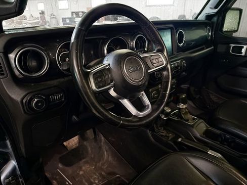 Used 2020 Jeep Wrangler Unlimited Sahara image 8