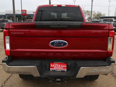 Used 2017 Ford F250 XLT image 5