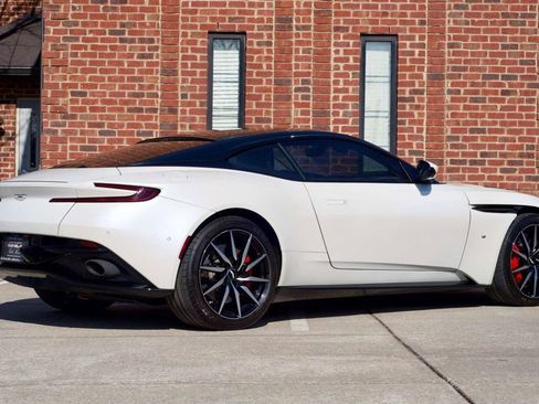 Used 2017 Aston Martin DB11 V12 RWD image 5