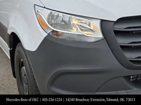 Used 2025 Mercedes-Benz Sprinter 2500 image 6