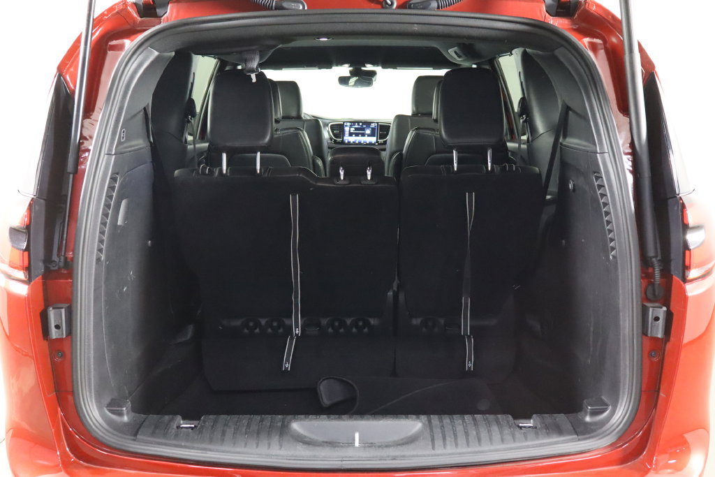 Used 2025 Chrysler Pacifica Select FWD image 18