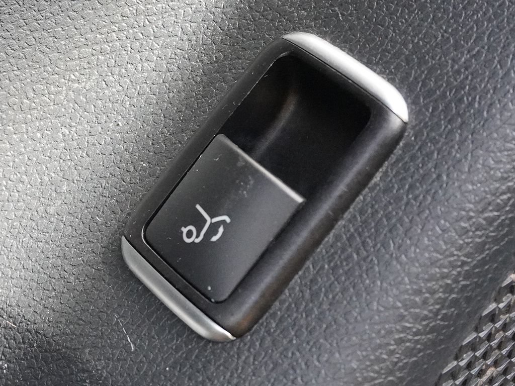 Used 2017 Mercedes-Benz GLA 250 4MATIC image 48