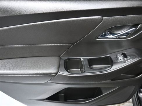 Used 2023 Chevrolet Traverse LT w/ Midnight/Sport Edition image 19