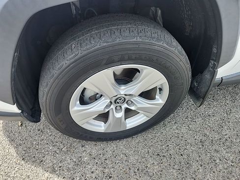 Used 2021 Toyota RAV4 XLE w/ XLE Grade Weather Package image 9