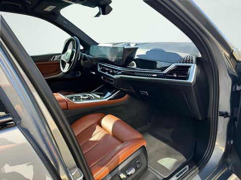 Used 2023 BMW X7 M60i w/ Executive Package image 37
