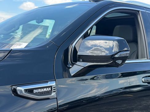 New 2026 GMC Yukon Denali w/ Advanced Technology Package AWD/4WD image 8